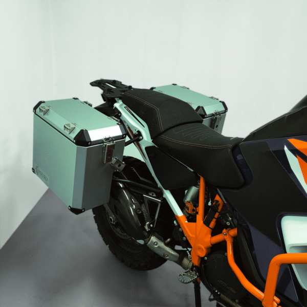 30 Maletas laterales APDURO asimétricas para KTM 1290 SA 2021+ con anclajes