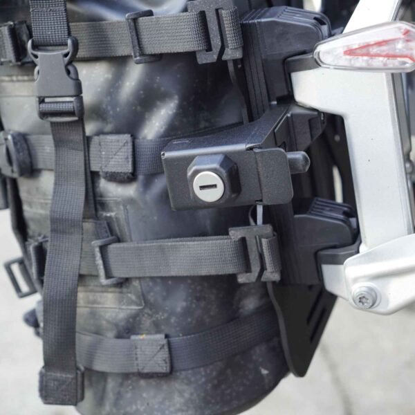 apduro-red-coyot-adapter-gs-adventure-rackless-plate Adaptador maletas Red Mamut / Red Koyot para anclaje original R 1300 GS Adv (V5)