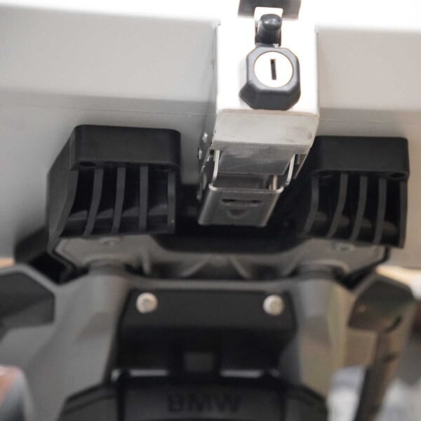 oem-mount-vario-topcase-bmw-gs-1300 Top case Apduro ZeroRack™ BMW R 1300 GS y ADV para soporte Vario